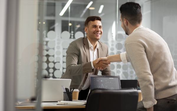Como os serviços da HUMANA aumentam a credibilidade do corretor de seguros